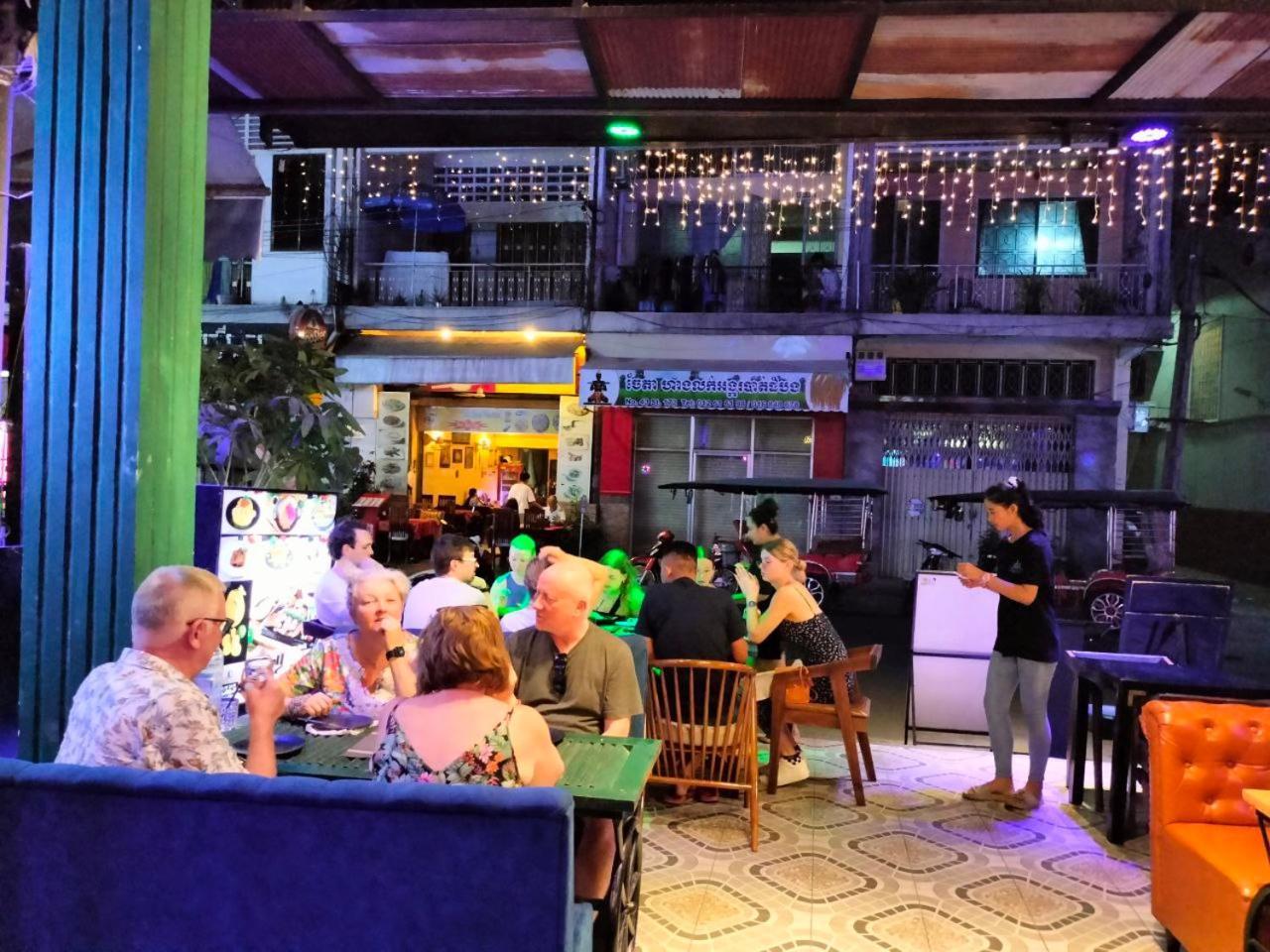 Moonlight Villa Phnom Penh Ngoại thất bức ảnh
