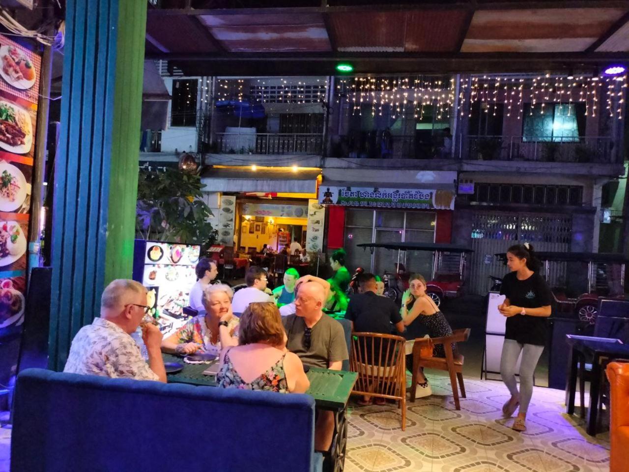 Moonlight Villa Phnom Penh Ngoại thất bức ảnh
