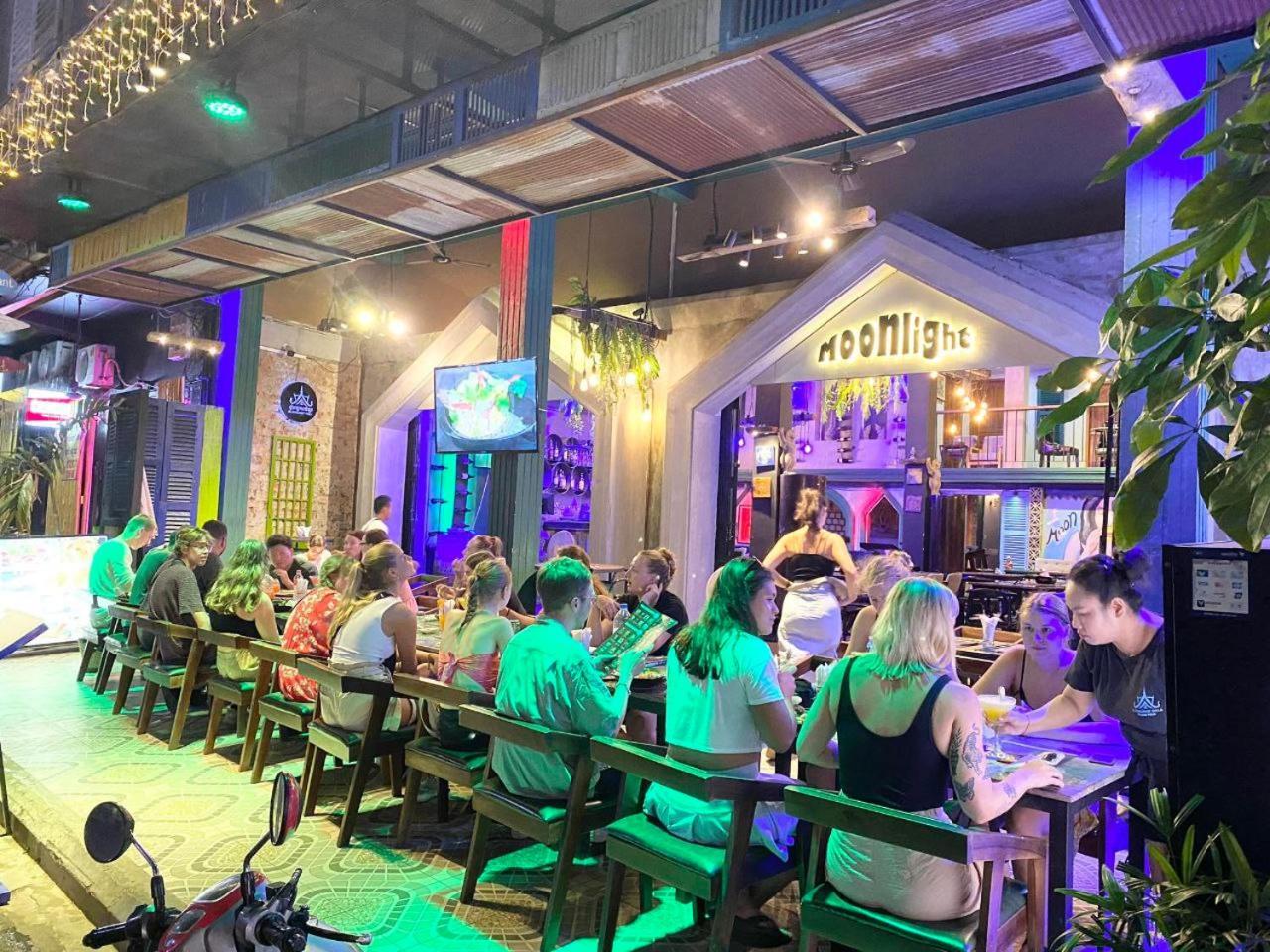 Moonlight Villa Phnom Penh Ngoại thất bức ảnh