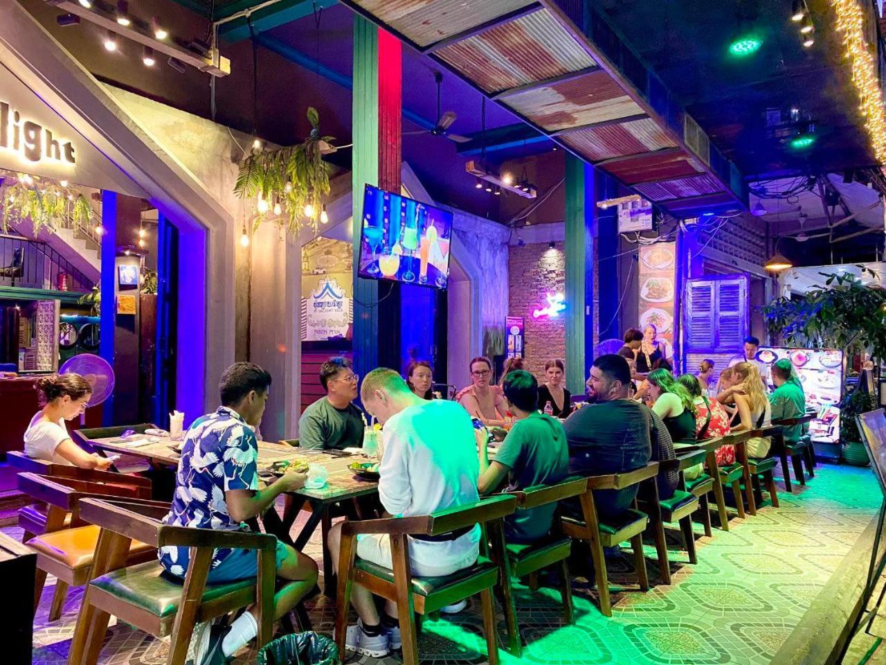 Moonlight Villa Phnom Penh Ngoại thất bức ảnh